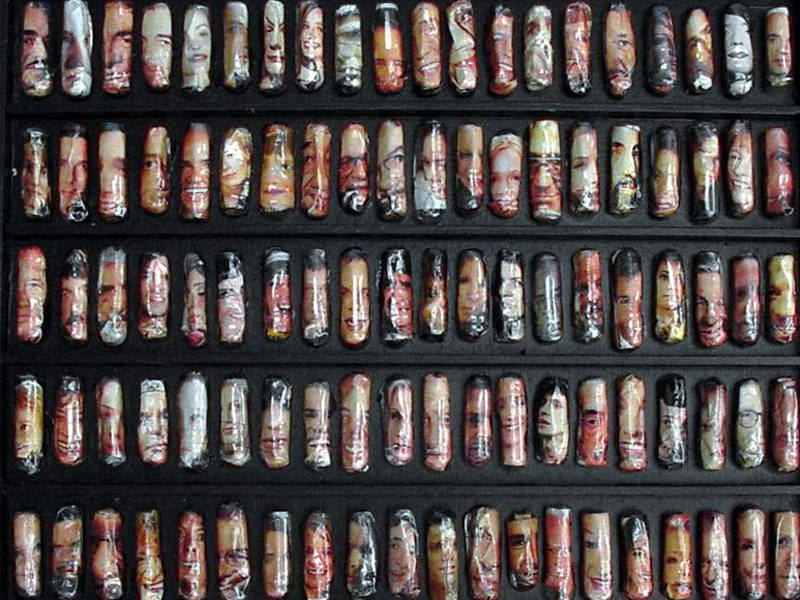 Konserviert, 2000, Wandobjekt, 20 x 20 cm