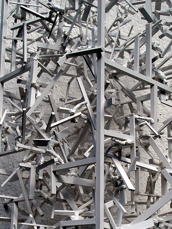 Body-Building (Ausschnitt), Standobjekt, 2004, 140 x 40 x 40 cm